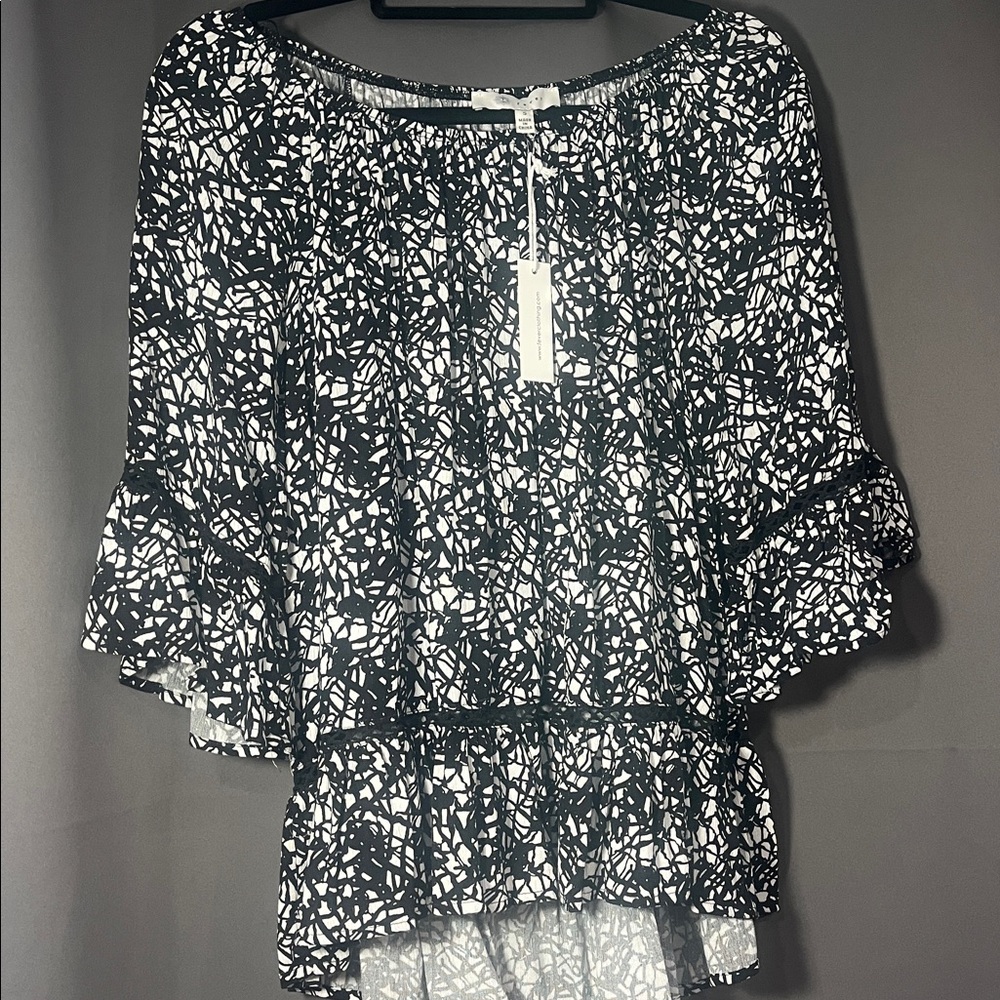 Black & White Abstract Pattern Off-Shoulder Blouse 3/4 Flowy Sleeves - NWT Small